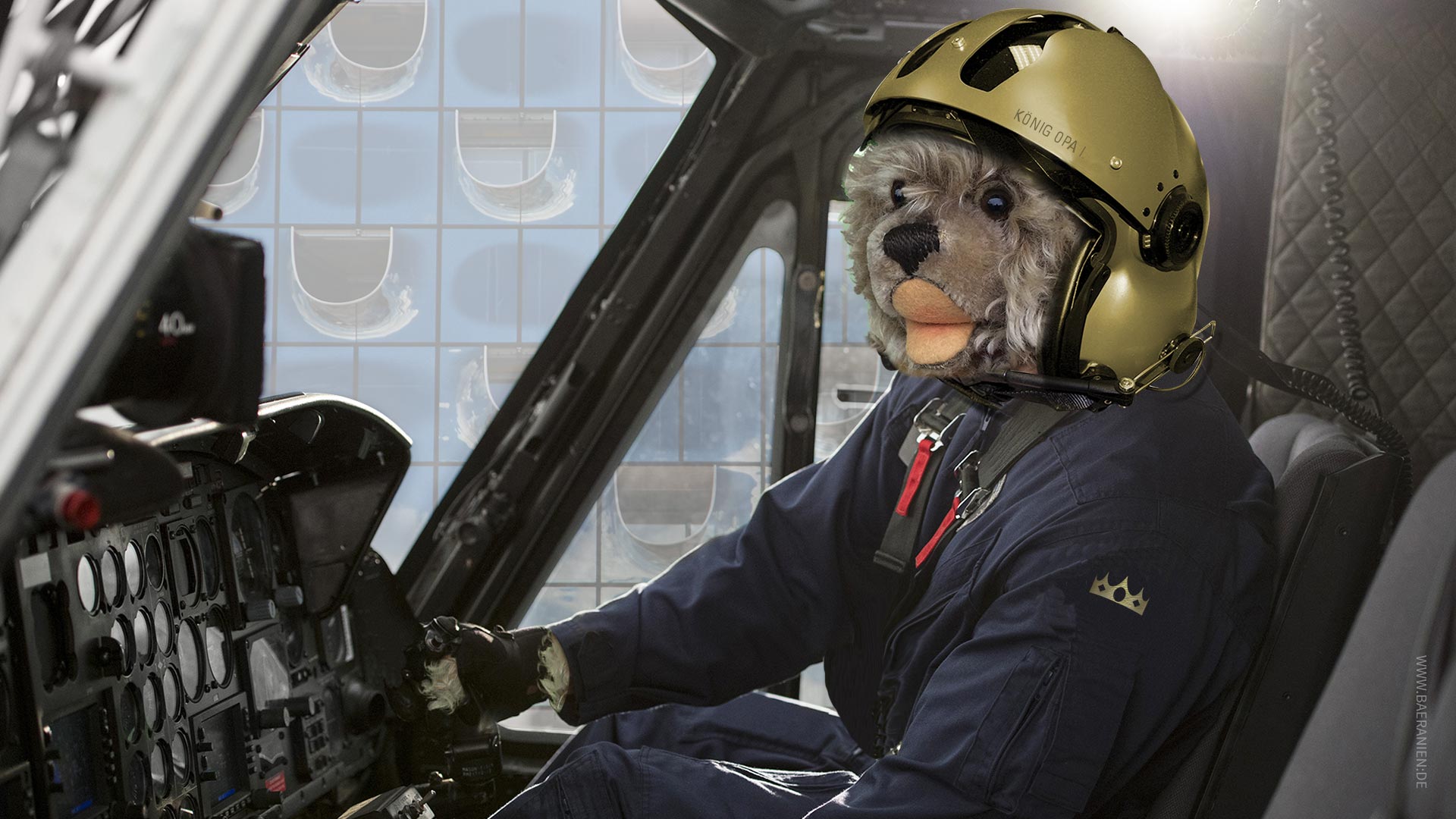 Teddybär König Opa I. im Helikopter checkt die Sicherheitslage für den G20-Gipfel